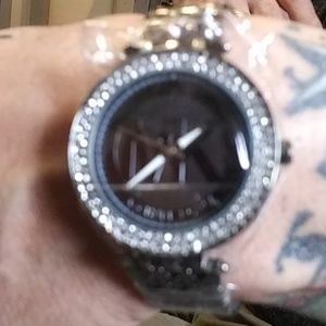 im selling mk watch not a real one but very nice